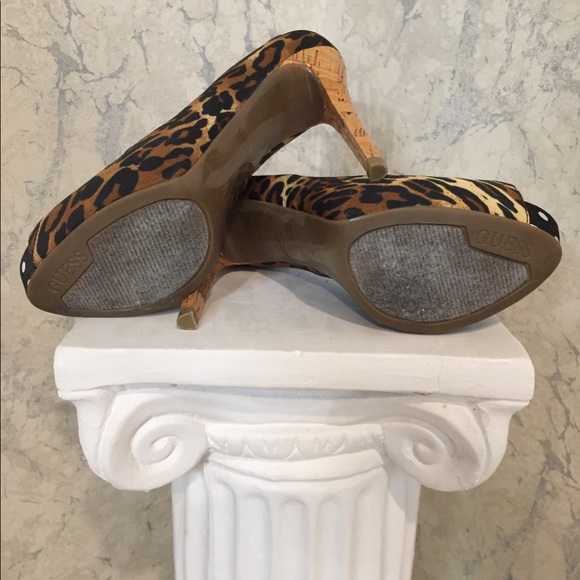 Guess animal leopard print peep toe heels size 6.5 - Picture 6 of 7